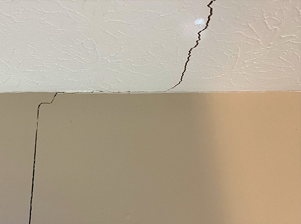 crack in ceiling